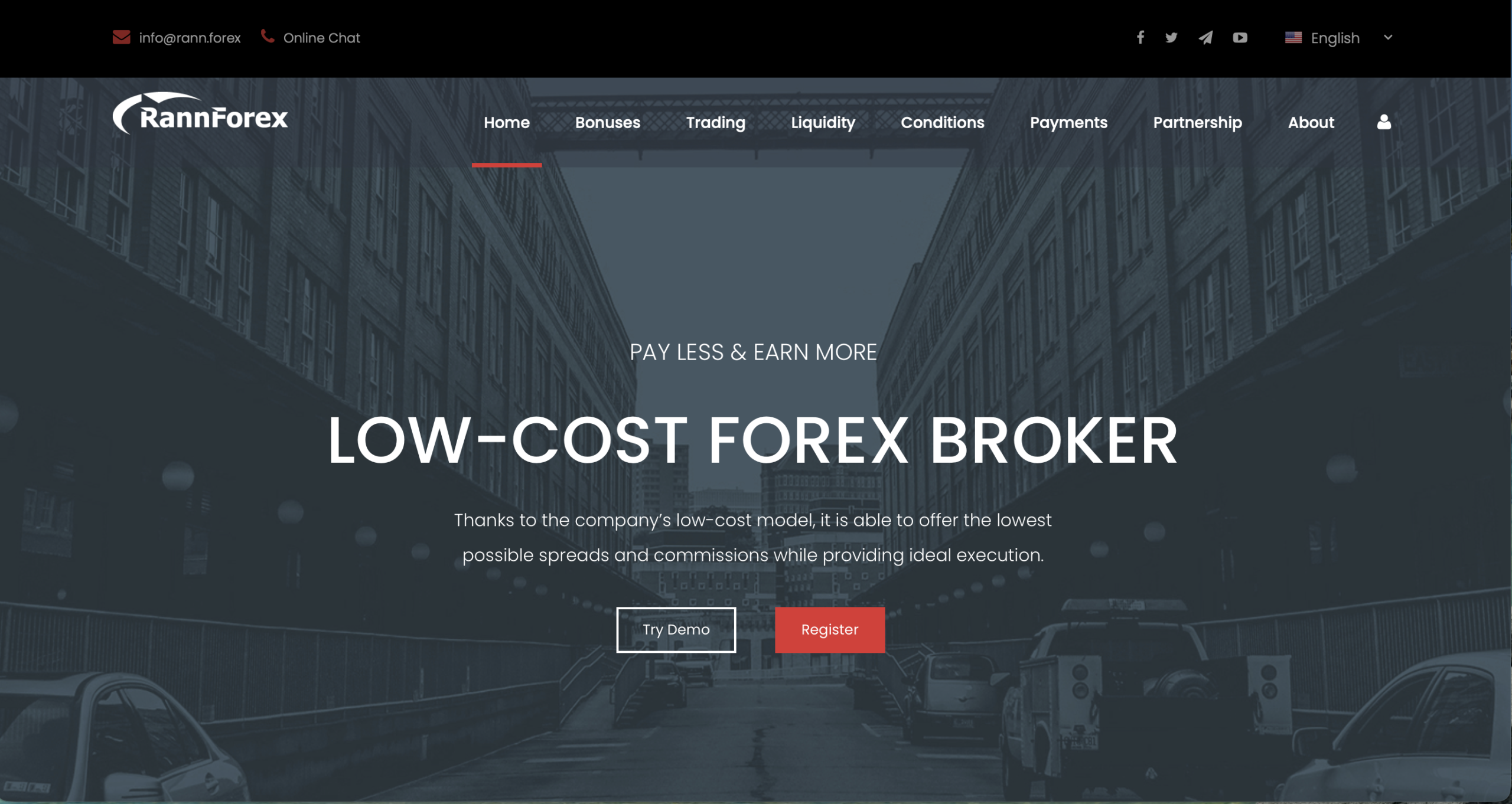 RannForex website homepage - A screenshot of the RannForex homepage showcasing its interface and promotional banners.