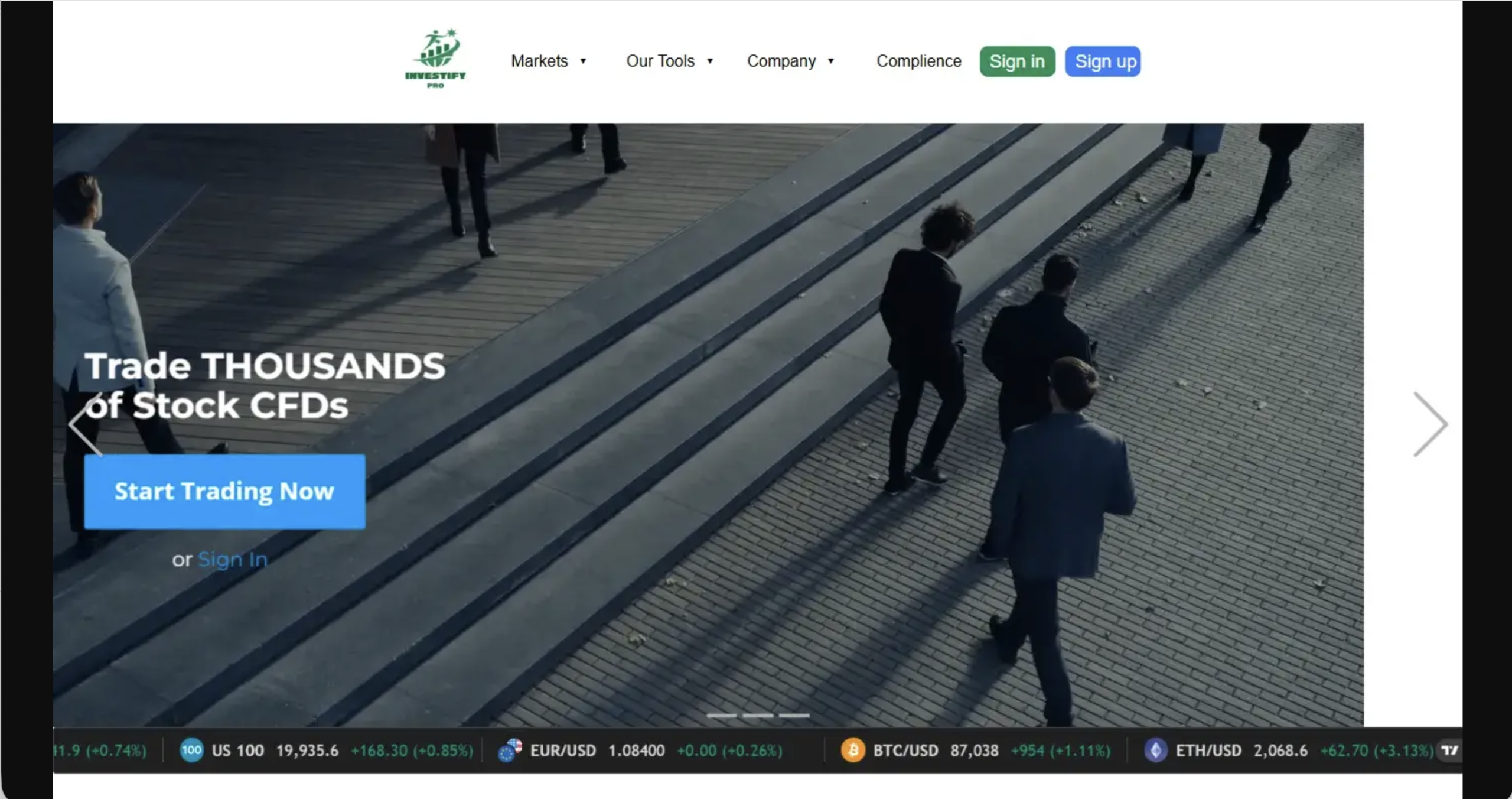 Screenshot of the fraudulent trading platform Investify, showcasing its misleading marketing.