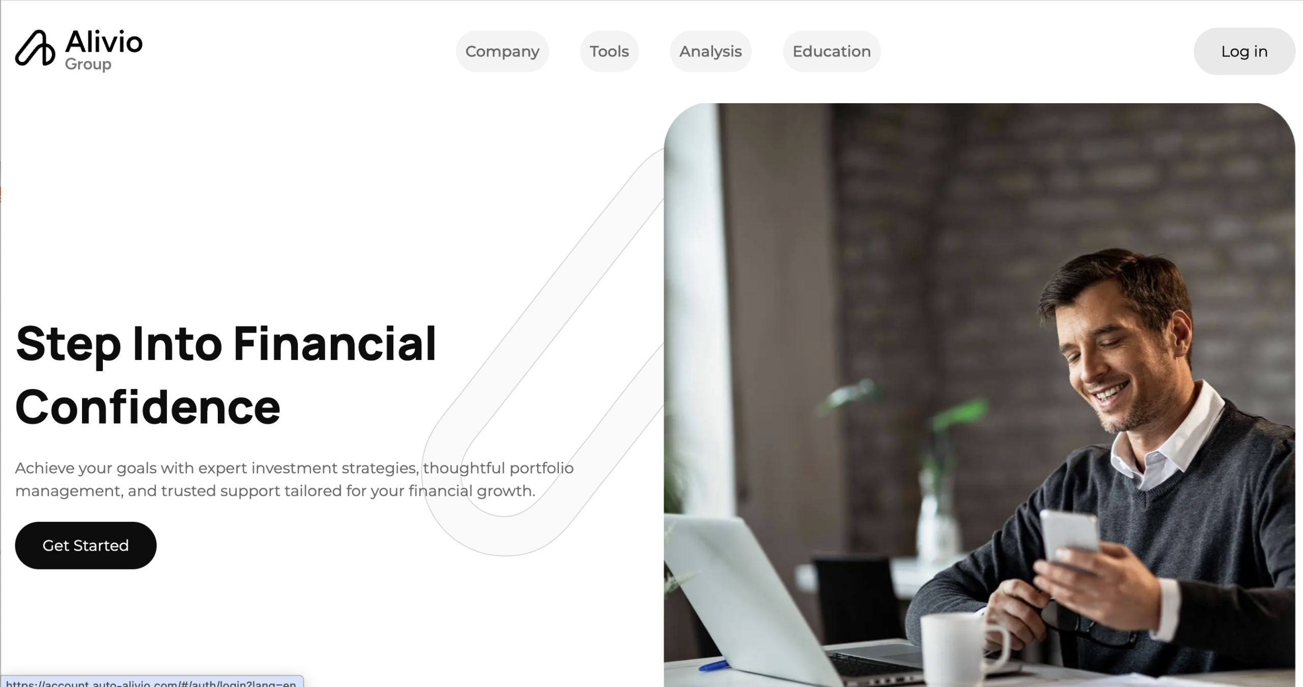 Screenshot of the fraudulent trading platform Alivio Group, showcasing its misleading marketing.